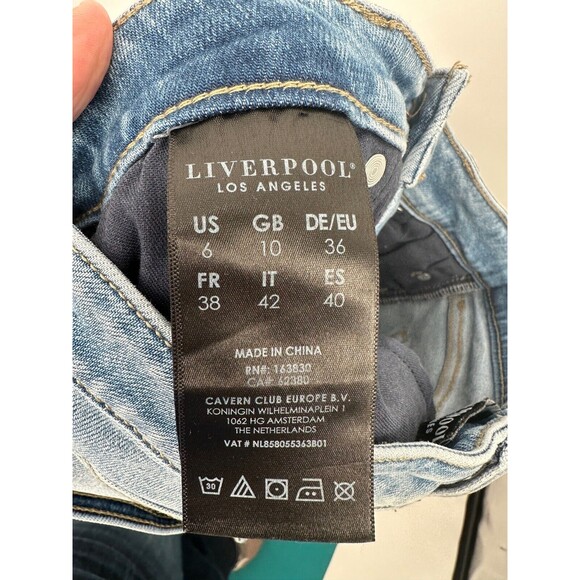 Liverpool Women’s‎ Jean Shorts Size 6 Regular Light Wash Denim - Picture 4 of 6